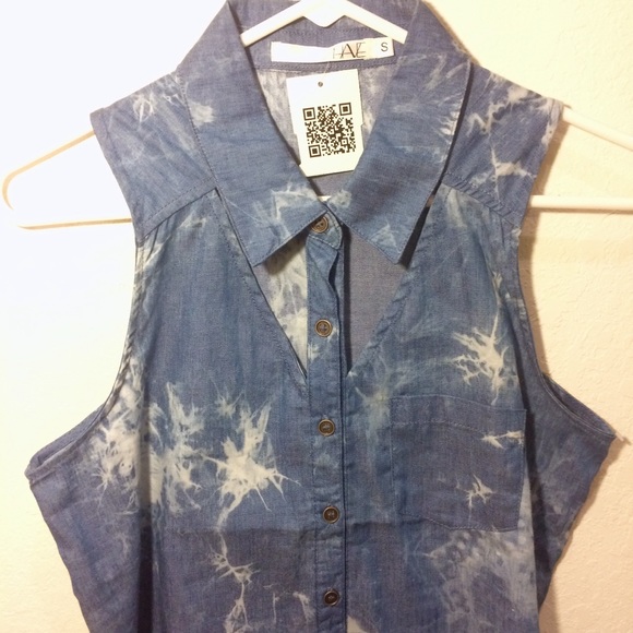 Tie-Front Marble Denim Blouse - Picture 4 of 5